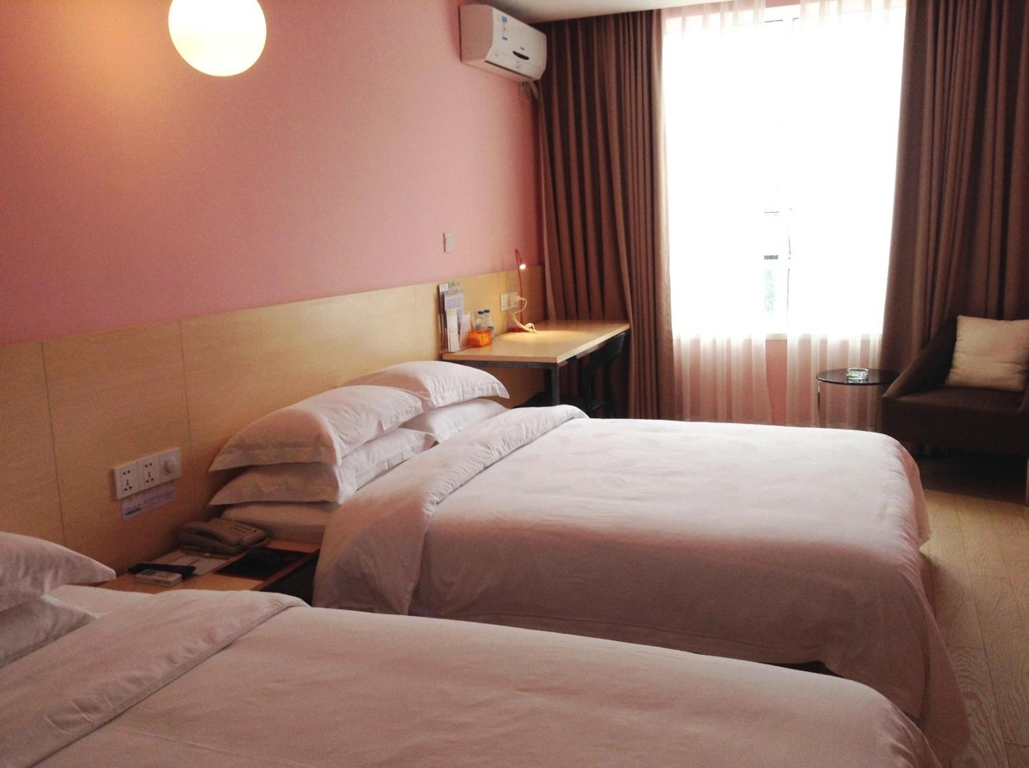 Colour Inn - She Kou Branch Шеньчжень Номер фото